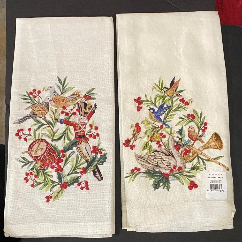 Pottery Barn 12 Days of Christmas Guest Towel Festive, Set of 2, Multi NWT
